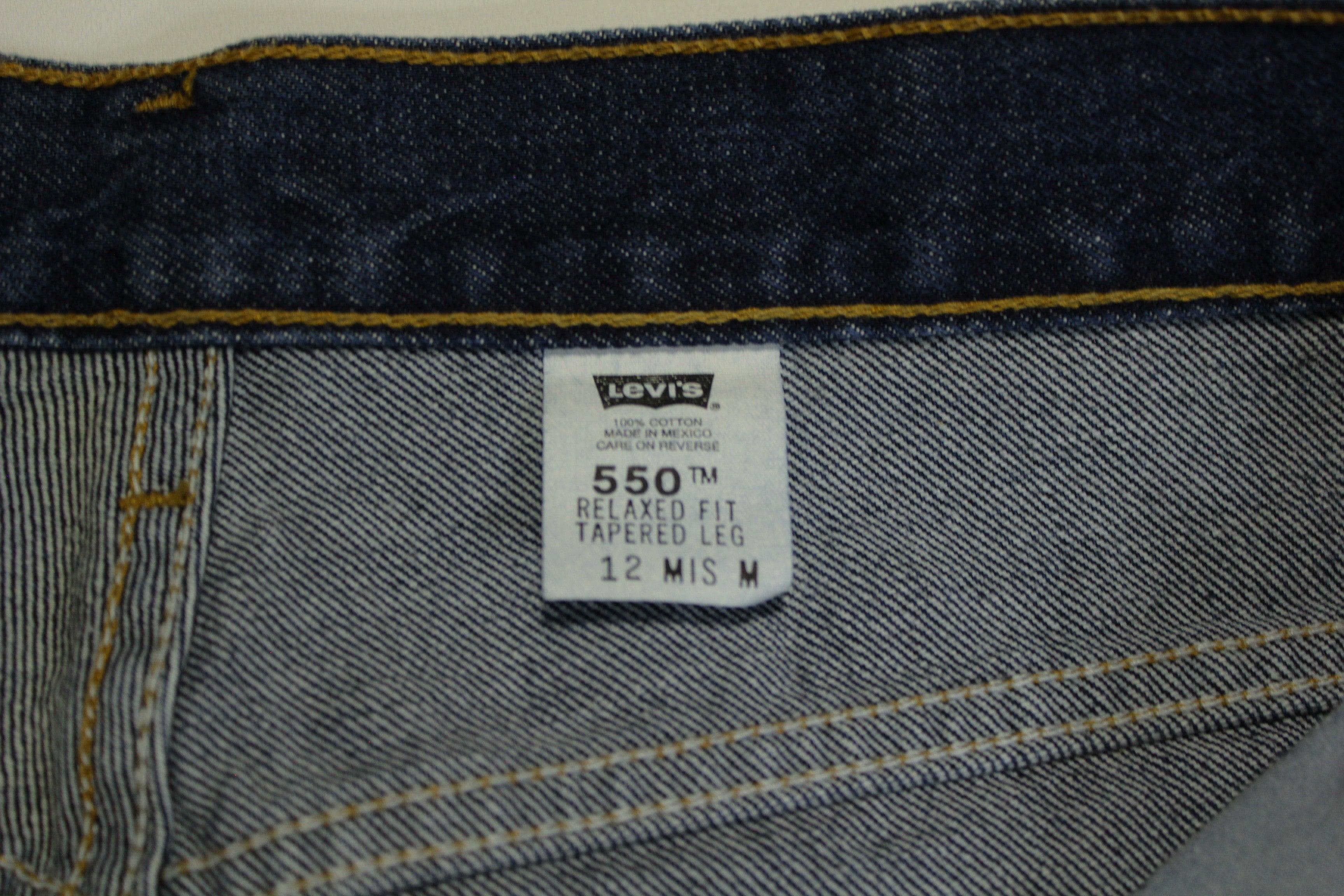 Levis Y2K 550 Vintage 2000 NWT Deadstock Relaxed Fit Tapered Leg  Denim Blue Jeans