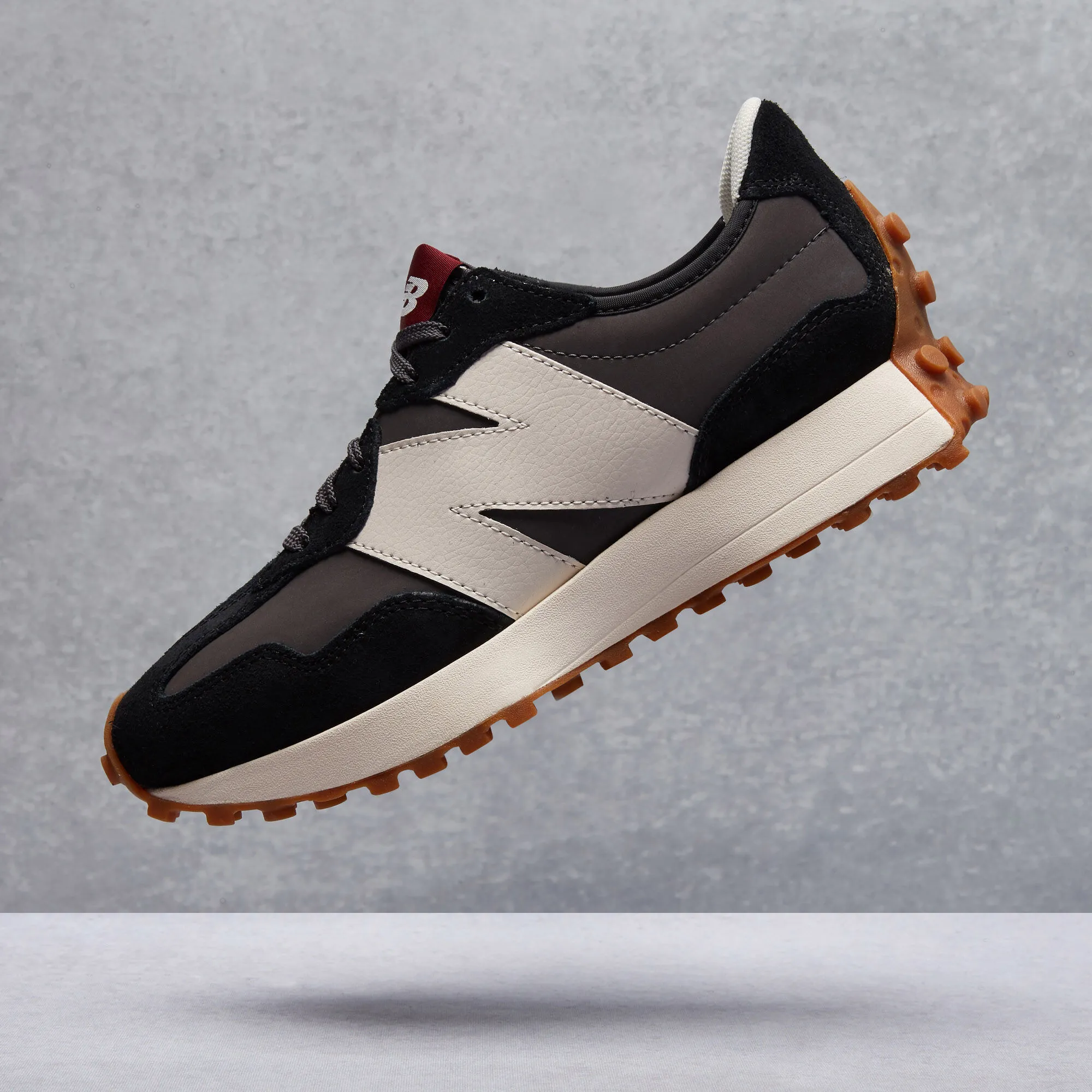 New Balance 327 Shoes