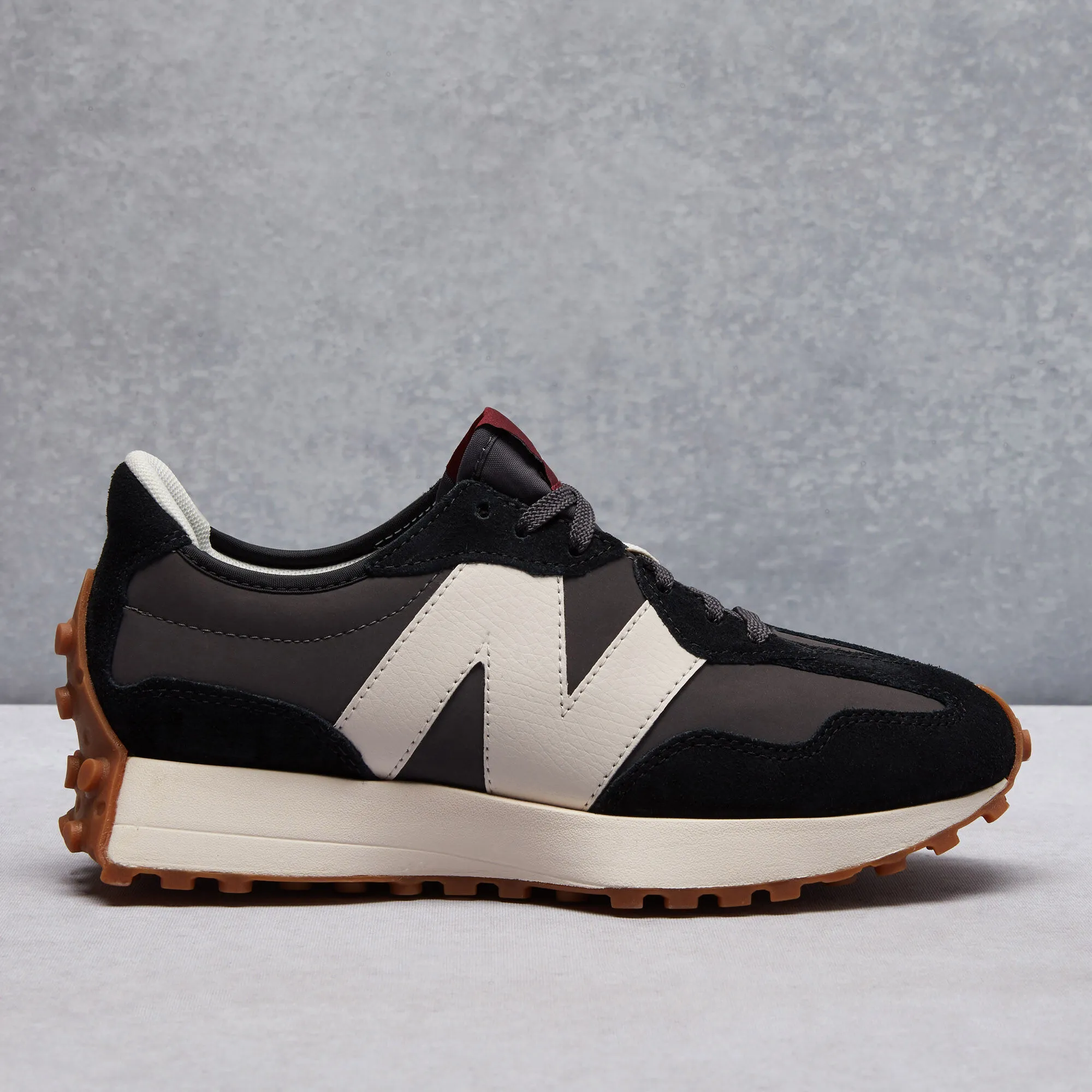 New Balance 327 Shoes