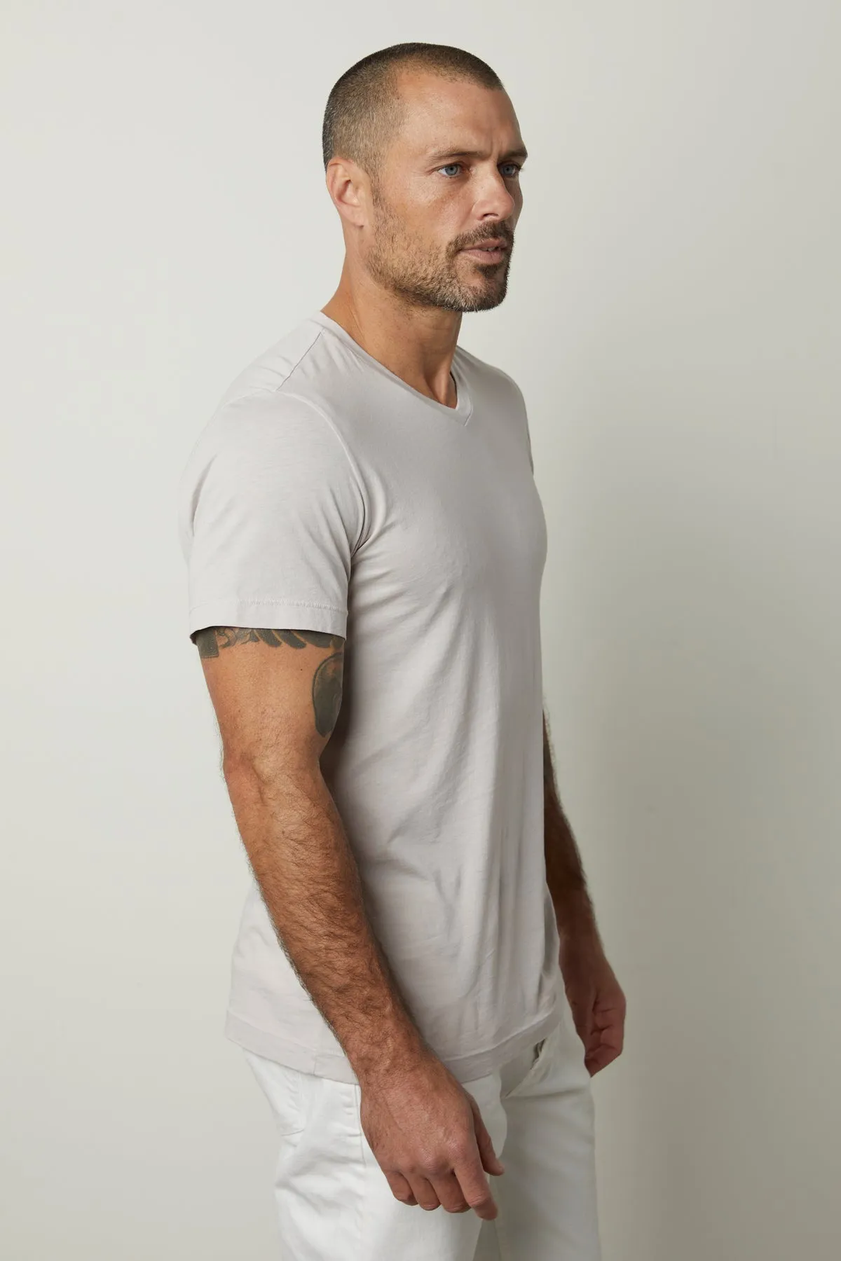 SAMSEN WHISPER CLASSIC V-NECK TEE