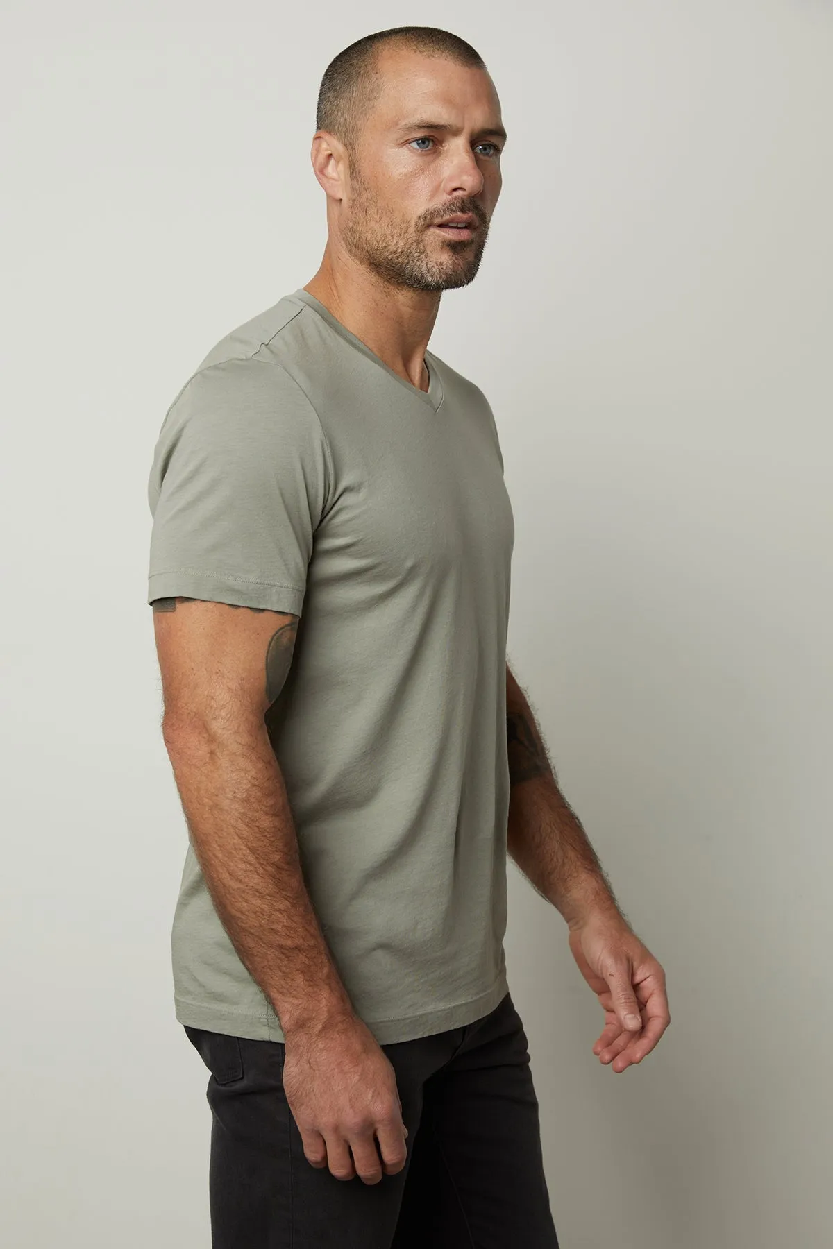 SAMSEN WHISPER CLASSIC V-NECK TEE