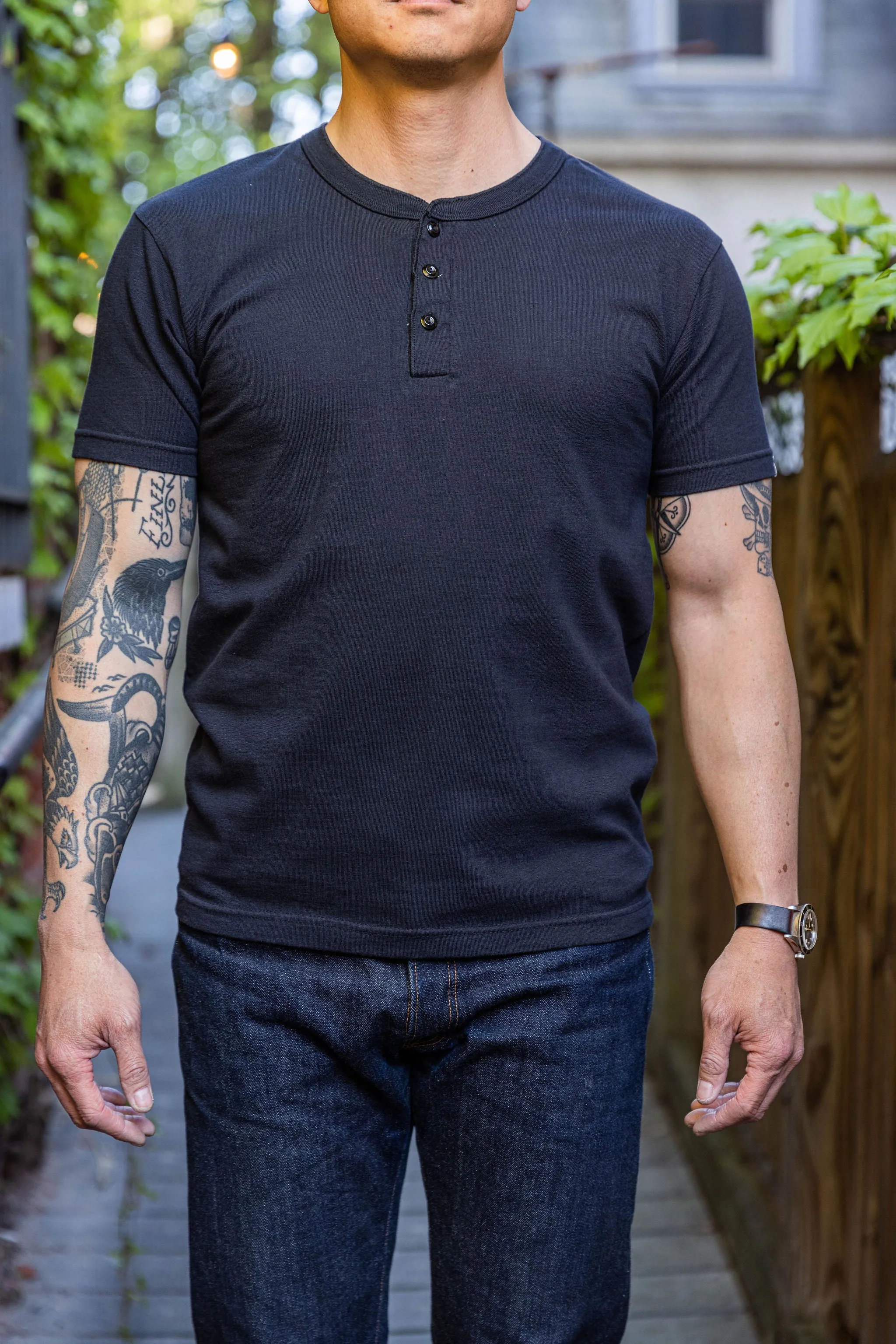 UES Ramayana Henley - Black