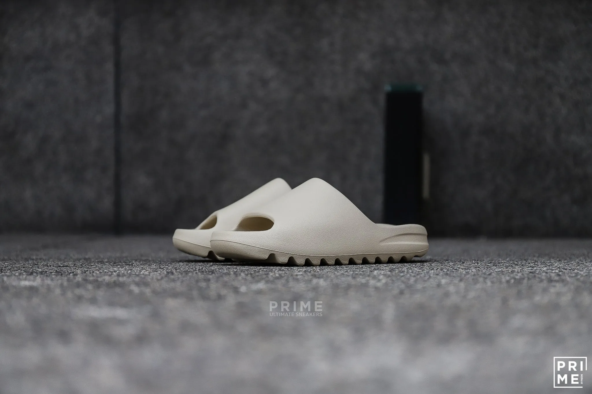 Yeezy Slide  BONE (FZ5897)